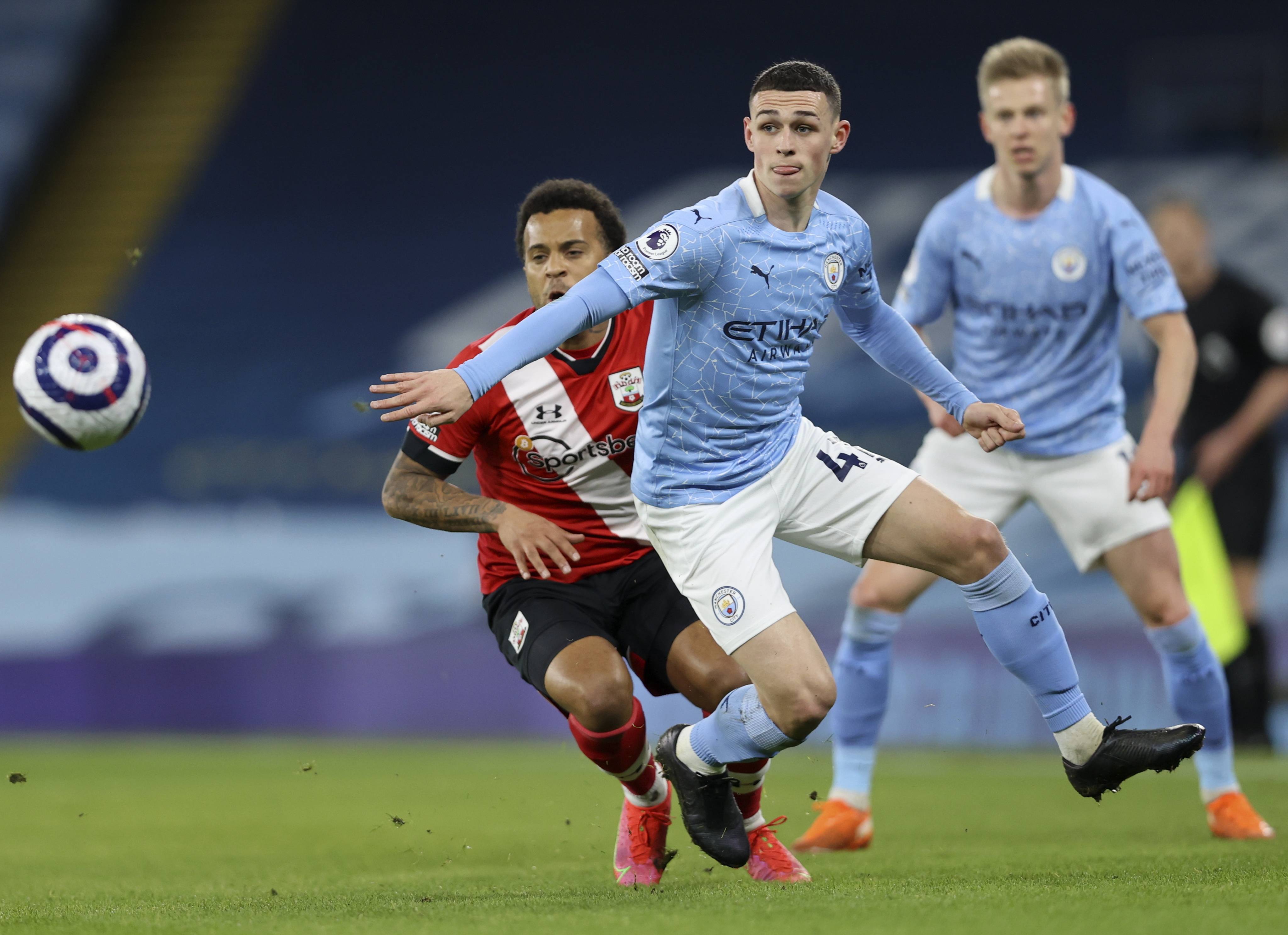 开云体育在线-曼城客场击败布莱顿，领跑英超积分榜