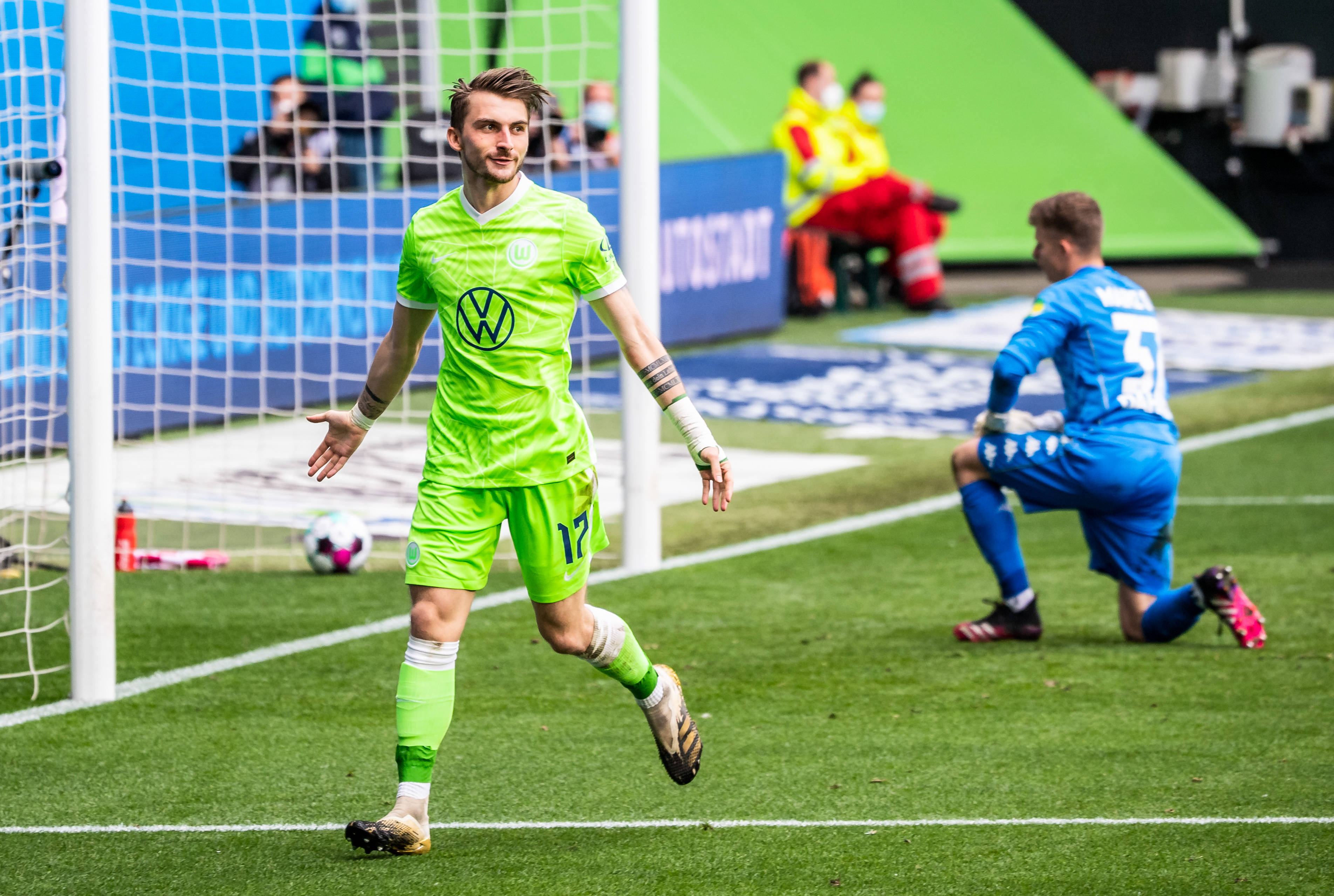 关于沃尔夫斯堡客场战胜对手，保持不败纪录的信息