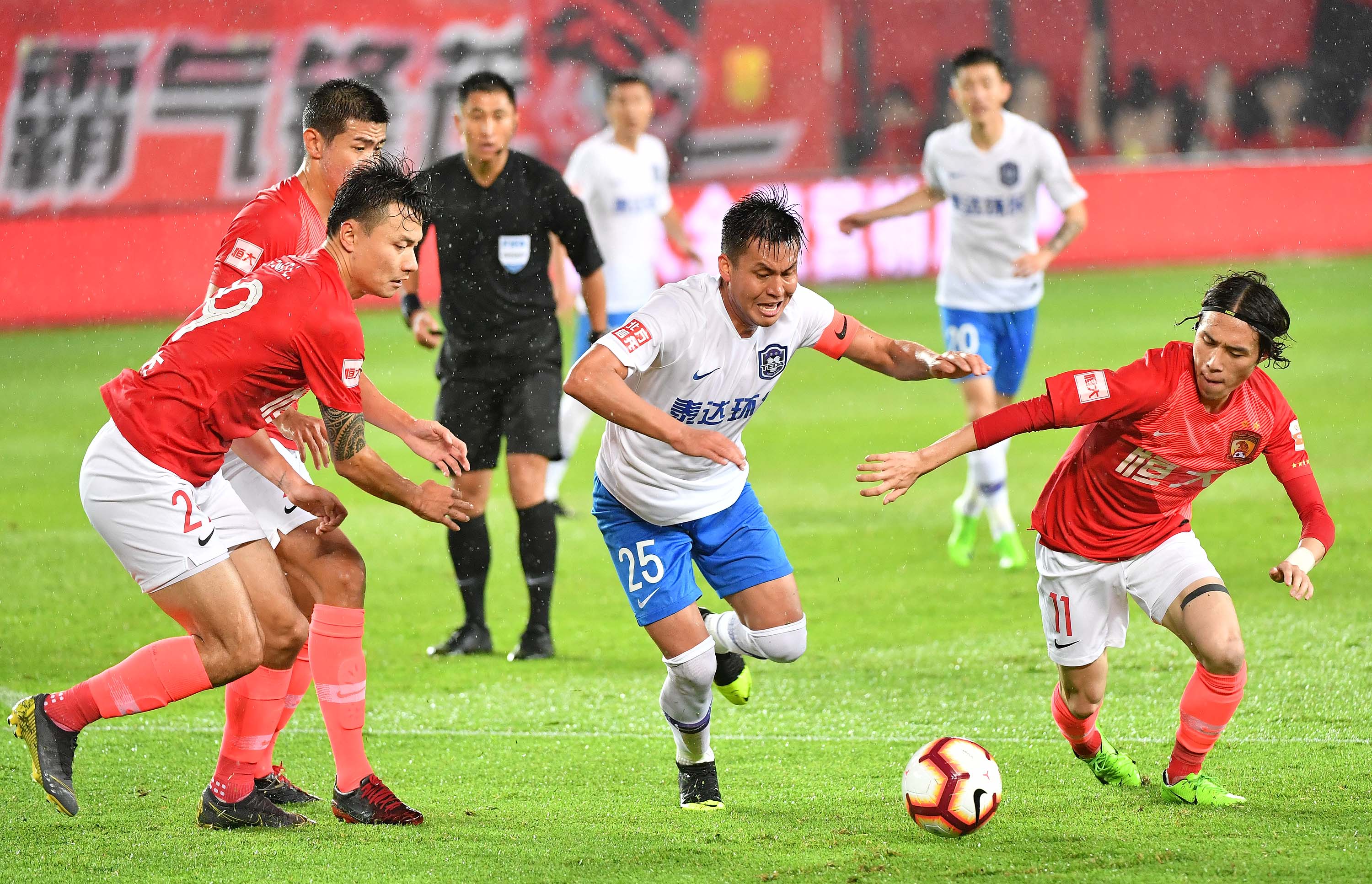 泰达客场挑战恒大，备战期待斩获胜利