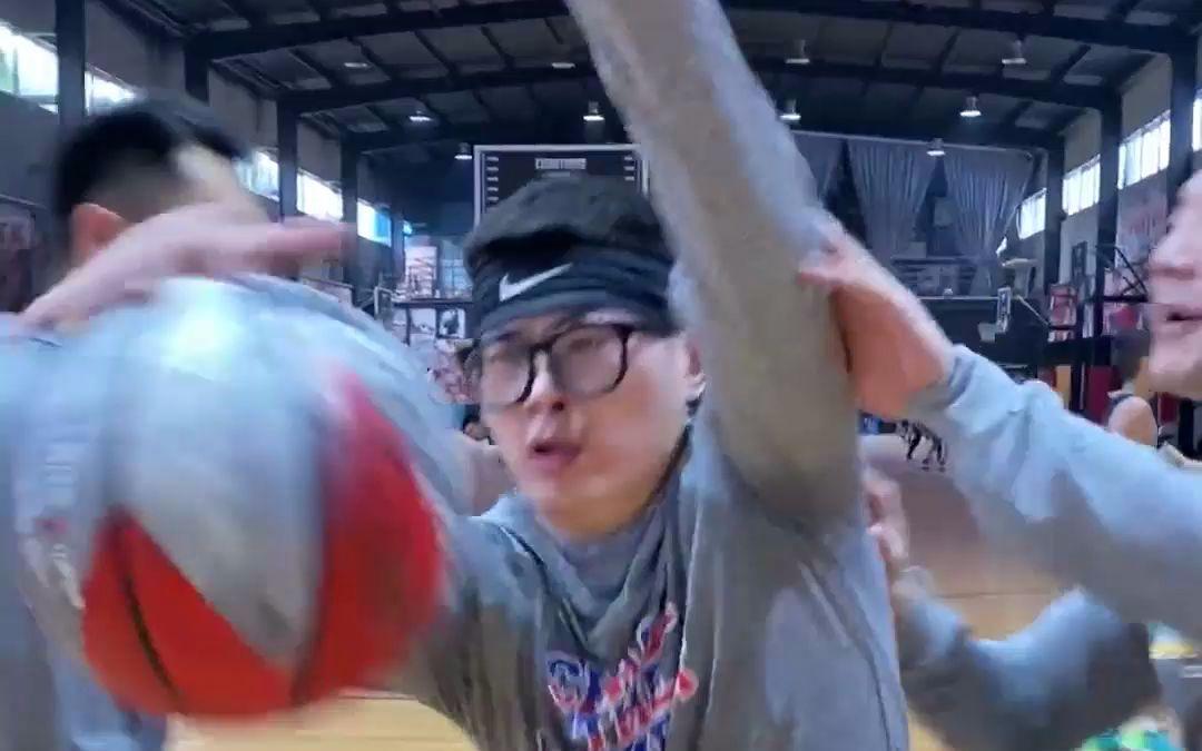 关于精彩犀利的传球,球场上展现出个个球员的高超技术的信息 关于精彩犀利的传球,球场上展现出个个球员的高超技术的信息