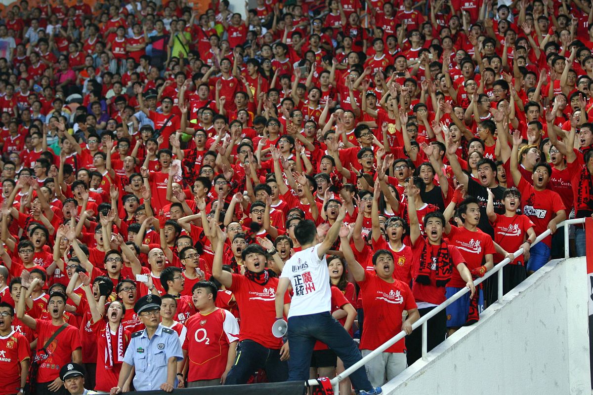 包含广州恒大客场艰难获胜，保持不败的词条