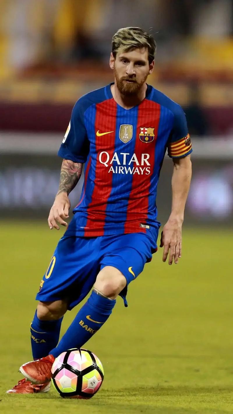 关于AC米兰比皇家马德里，C罗梅开二度的信息