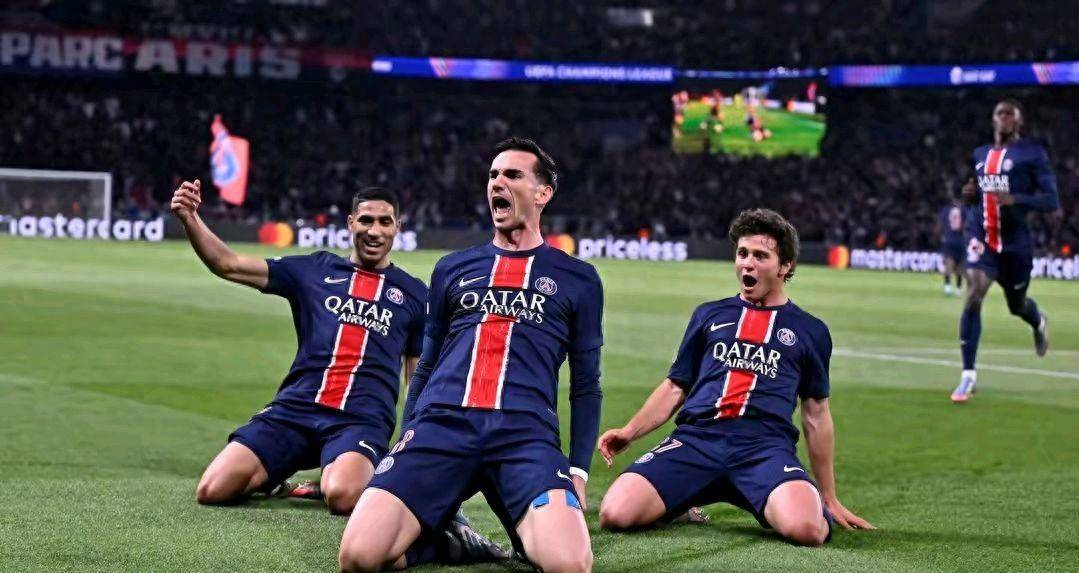 开云下载-巴黎圣日尔曼大胜，法甲豪门再次领先的简单介绍