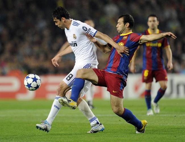 巴萨老臣伤愈归队,球队士气大振 巴萨老臣伤愈归队,球队士气大振