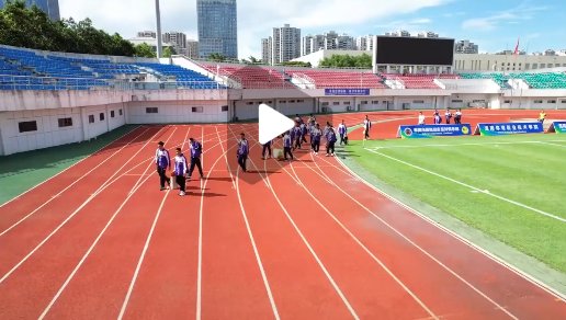 足球精彩对决：球员们奋勇争先奔向胜利的简单介绍