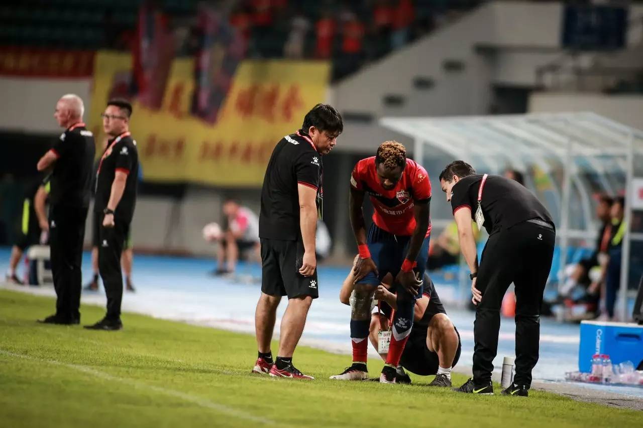 -深圳逆袭卓尔，突破保级险境