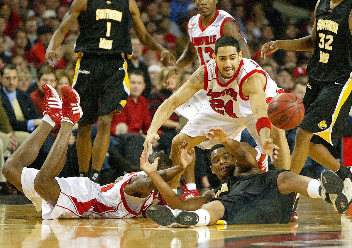 开云体育在线-火箭队再次挑战掘金队