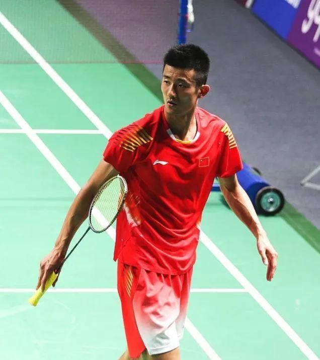 关于日本羽毛球队碾压英格兰羽毛球队,谌龙统治全场的信息 关于日本羽毛球队碾压英格兰羽毛球队,谌龙统治全场的信息