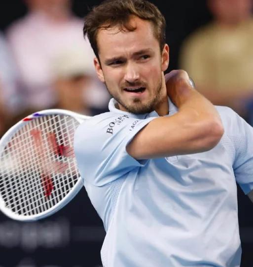 开云官网-澳大利亚网球队险胜日本网球队，梅德韦杰夫制霸全场的简单介绍