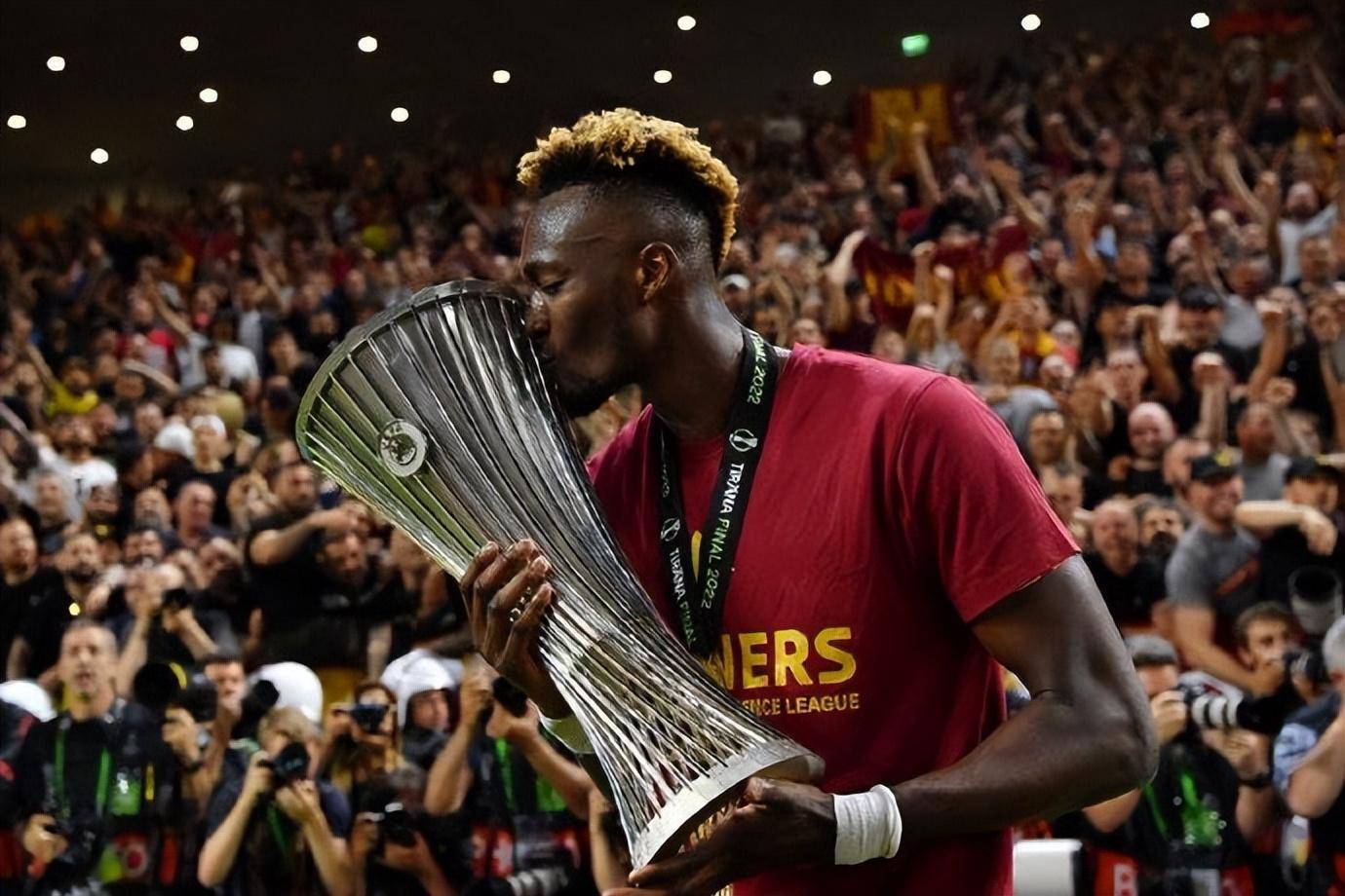 那不勒斯锋线组合开火，攻击力令人震撼