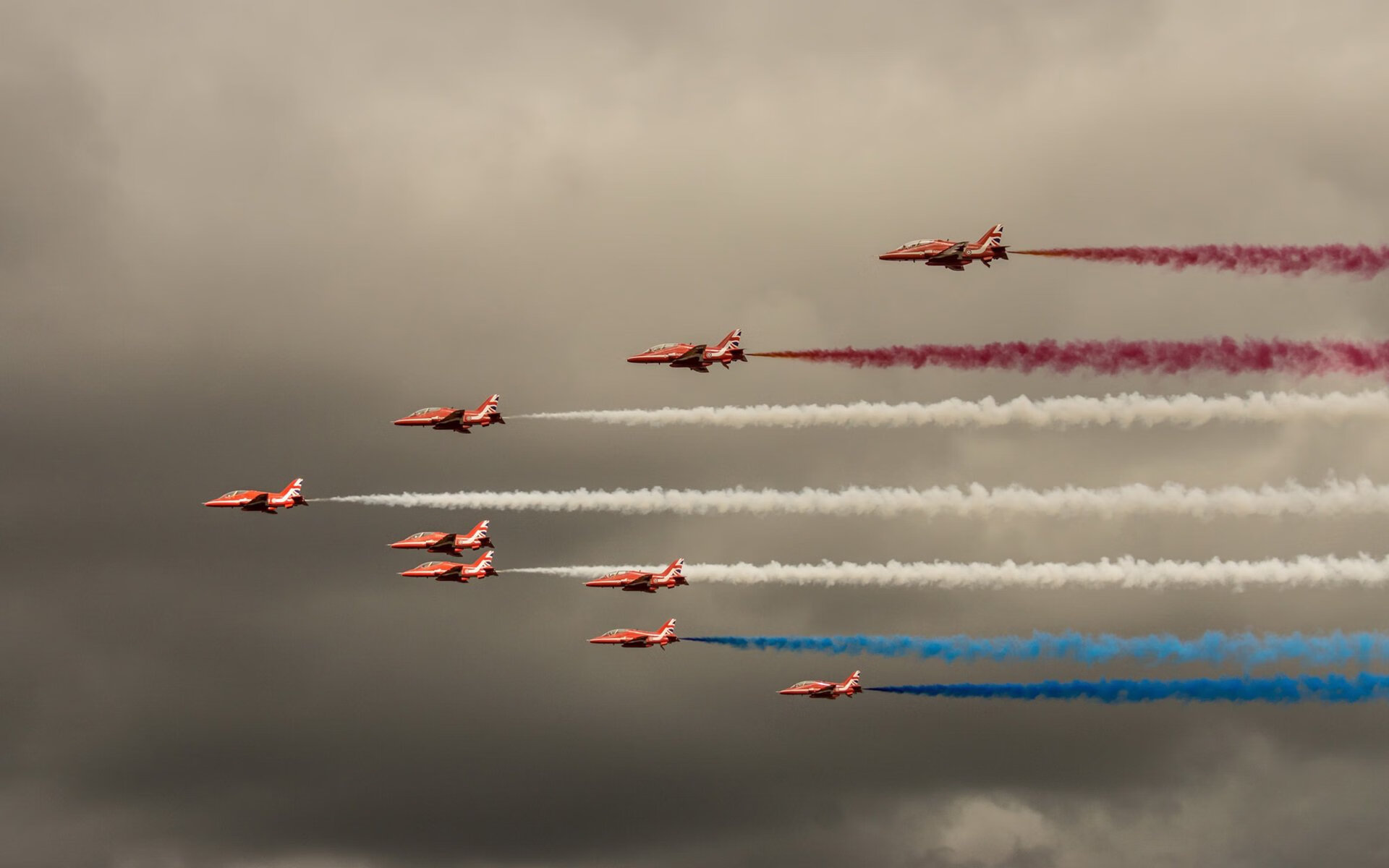 开云体育登录-绿茵交响曲，当英超争冠的狂想曲遇上阿尔及利亚的蓝黑节奏