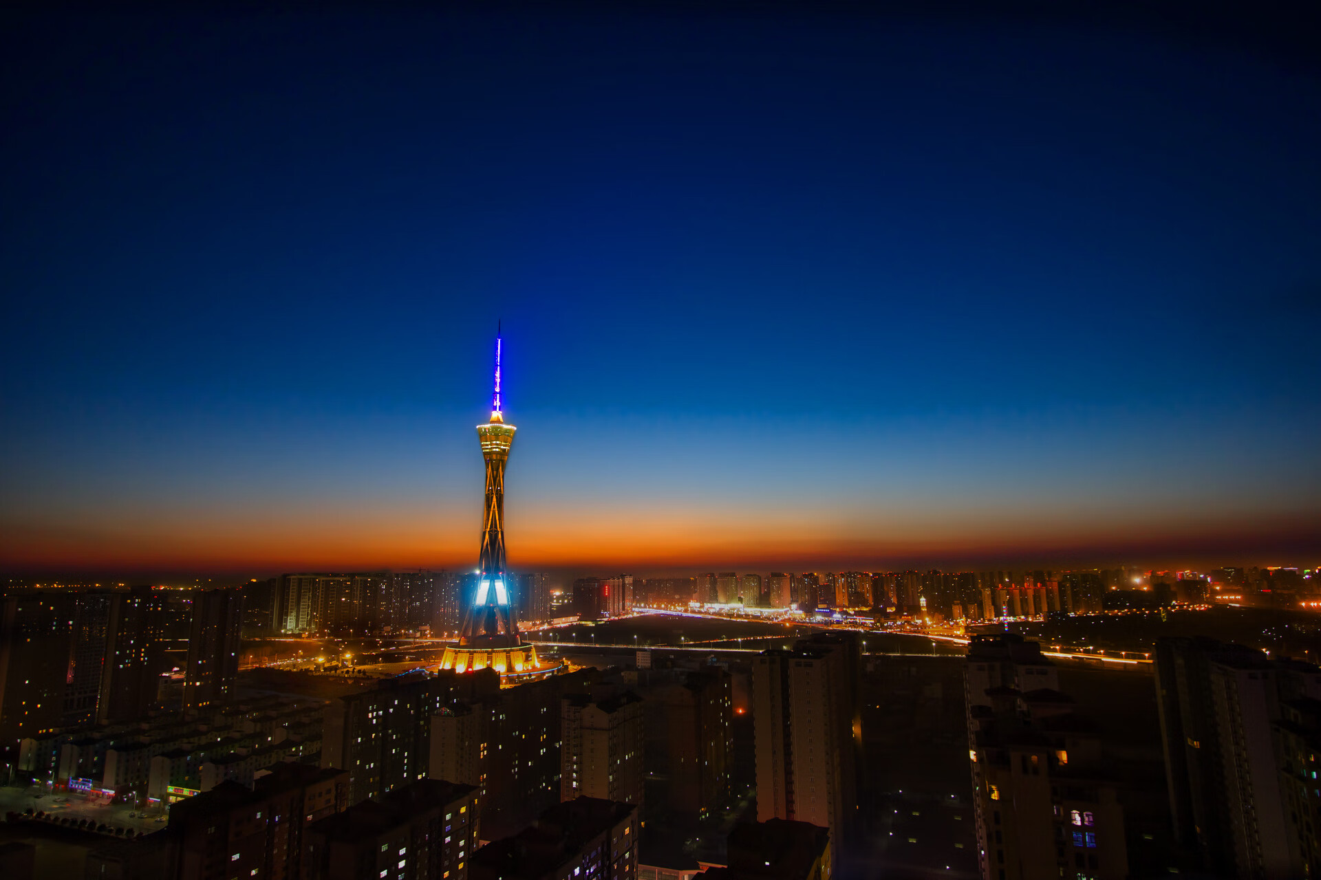 开云下载-暗夜曙光，托纳利率领英格兰击溃喀麦隆，2026世界杯上演最燃黑马之战